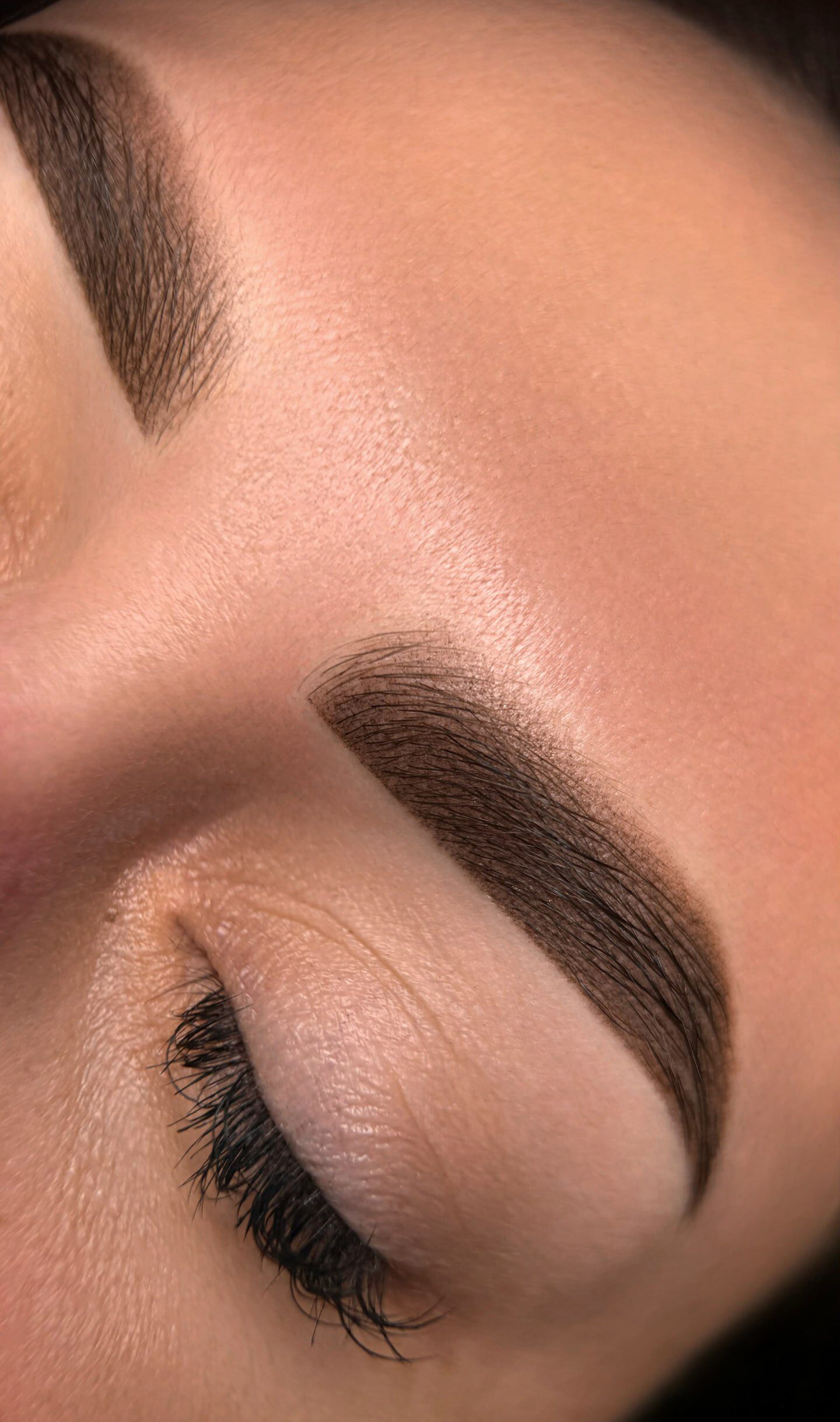 sopracciglia trucco permanente